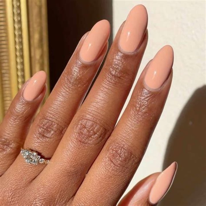 15 "Rich Girl" Nail Ideas That Are Subtle and Sophisticated