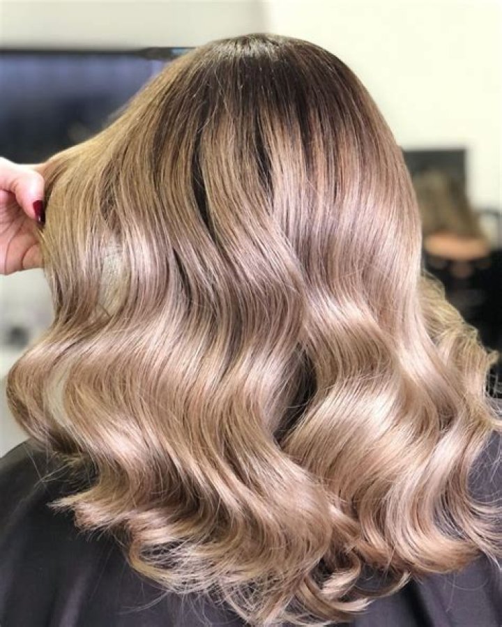 20 Champagne-Toned Hair Ideas for the Lazy Blonde