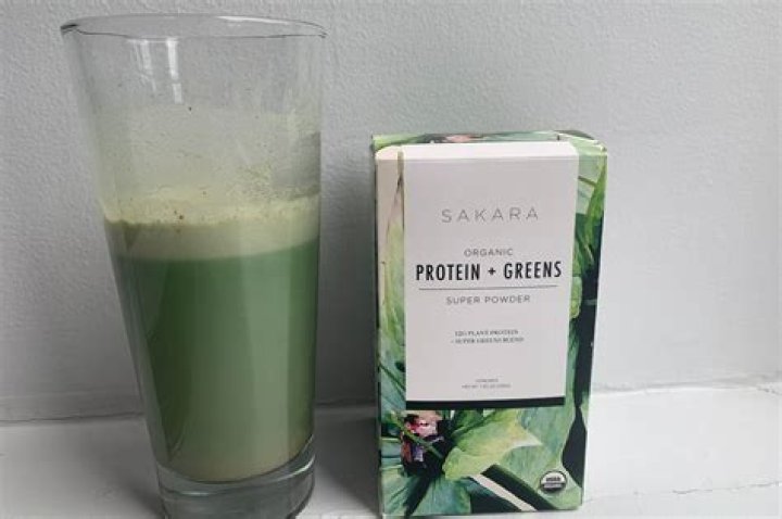 6 reasons to buy/not to buy Sakara Protein + Greens Super Powder
