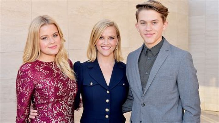 Ava Phillippe Today: Reese Witherspoon, Ryan Phillippe Daughter Photos