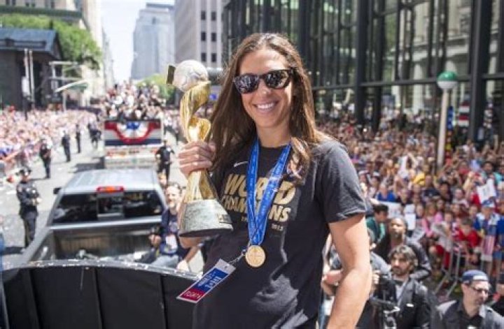 Carli Lloyd Height, Weight, Age, Biography, Affairs & More » StarsUnfolded