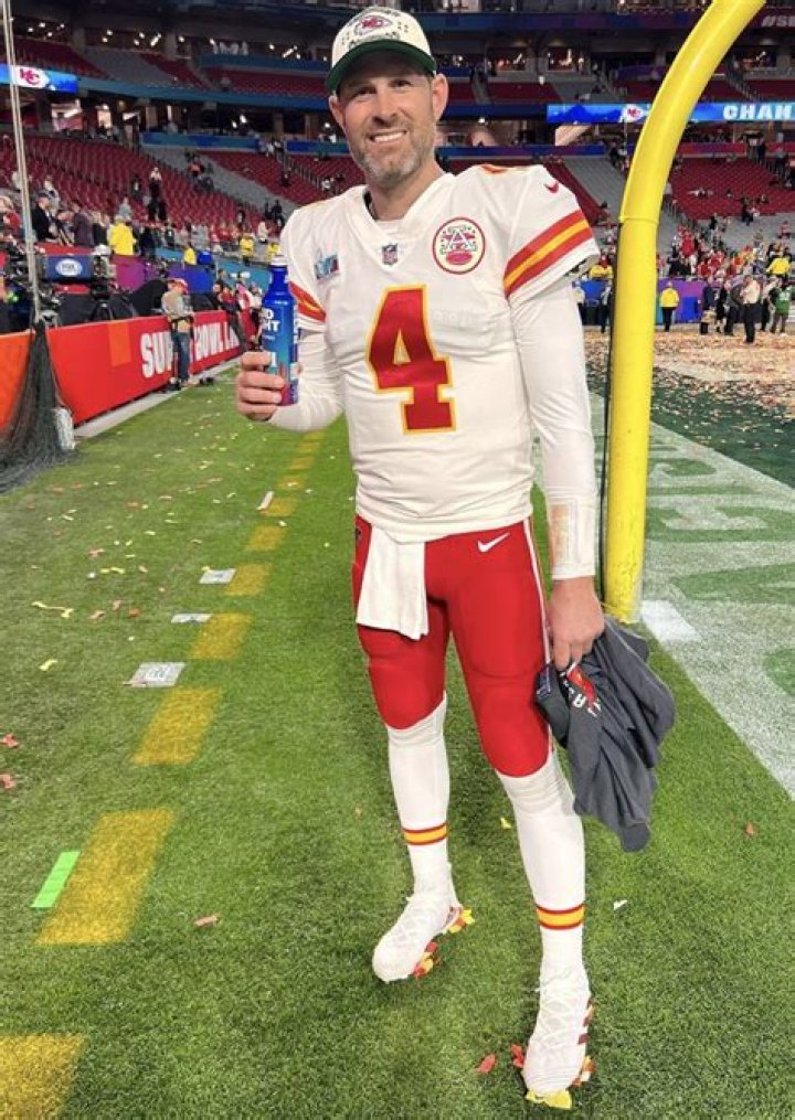 Chad Henne Salary & Contract