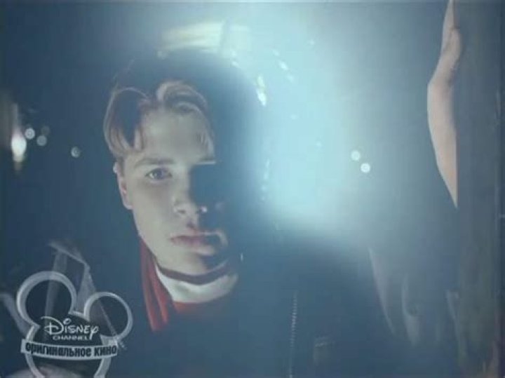 Chez Starbuck (The Thirteenth Year)