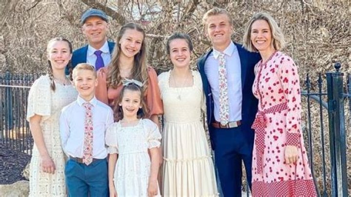 Dad Wasn't Around For 14 Years, Frankie Now Opens Up On Troubled Childhood