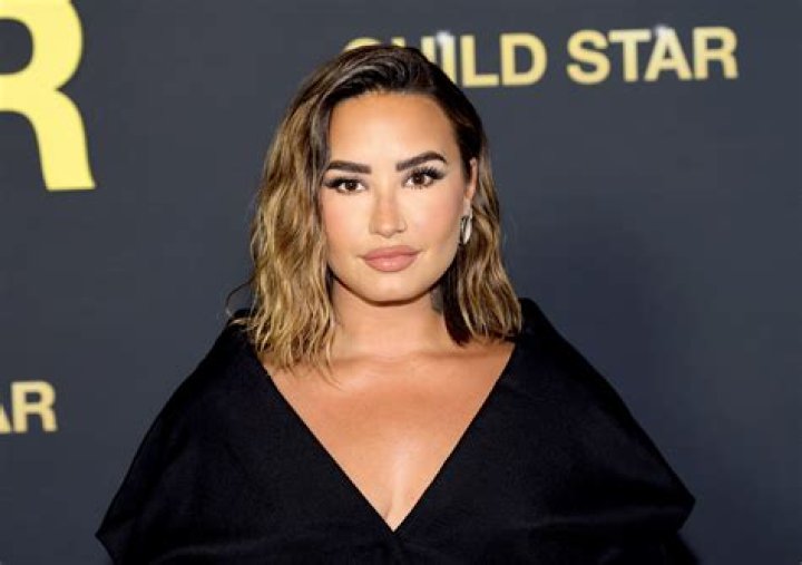 Demi Lovato Shares Bikini Pictures That Weren't Photoshopped