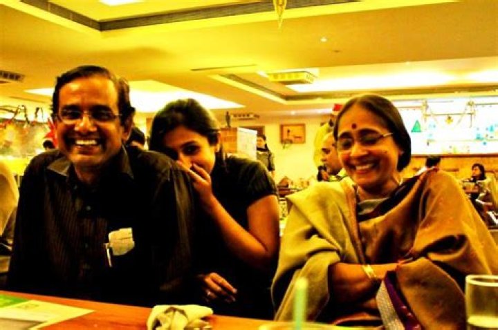 Divya Gokulnath Age, Caste, Husband, Family, Career, Biography & More » StarsUnfolded
