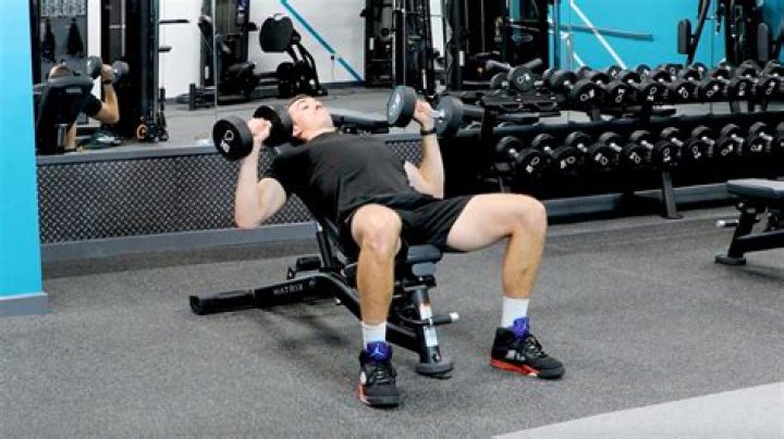Expert Tips on How to Do a Dumbbell Bench Press