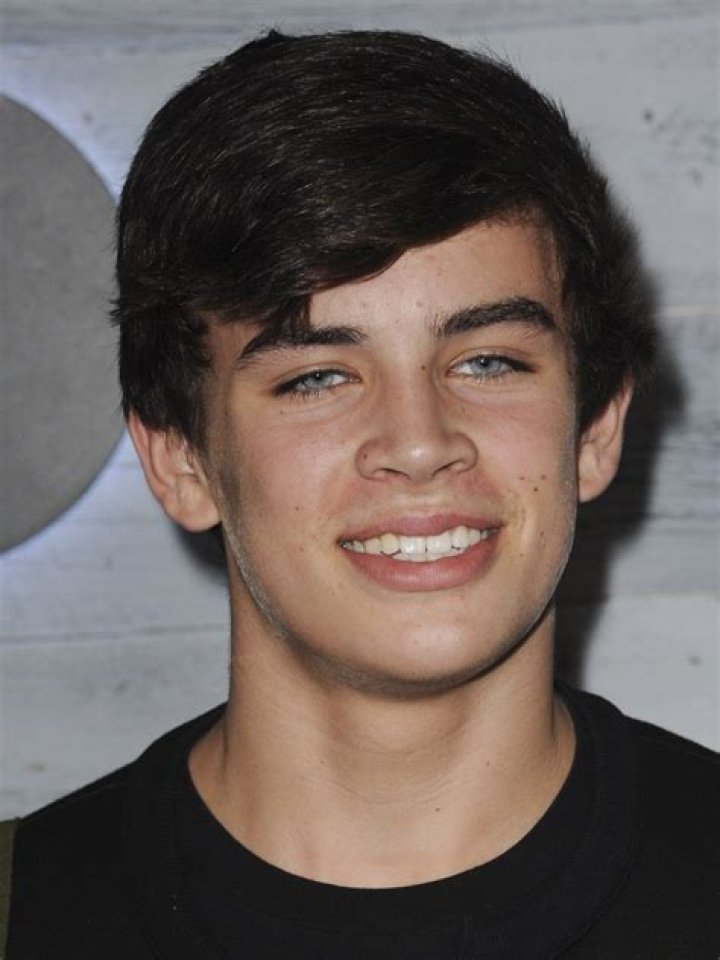 Hayes grier wikipedia, parents, age, height, TV shows, net worth, family, birthday