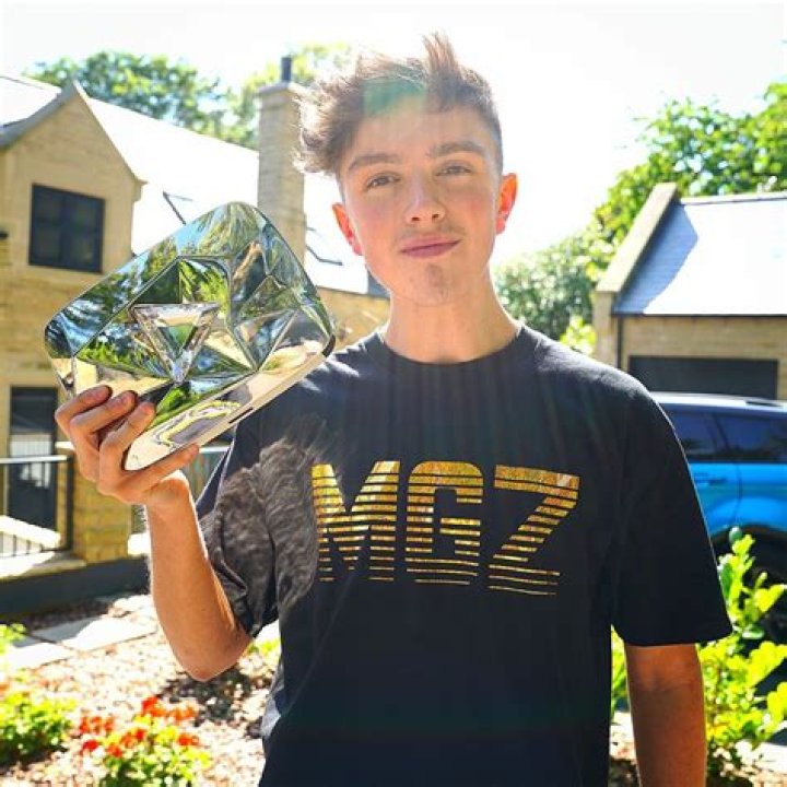 How old is Morgz? Mum, Arrested, Age, Girlfriend, Net Worth