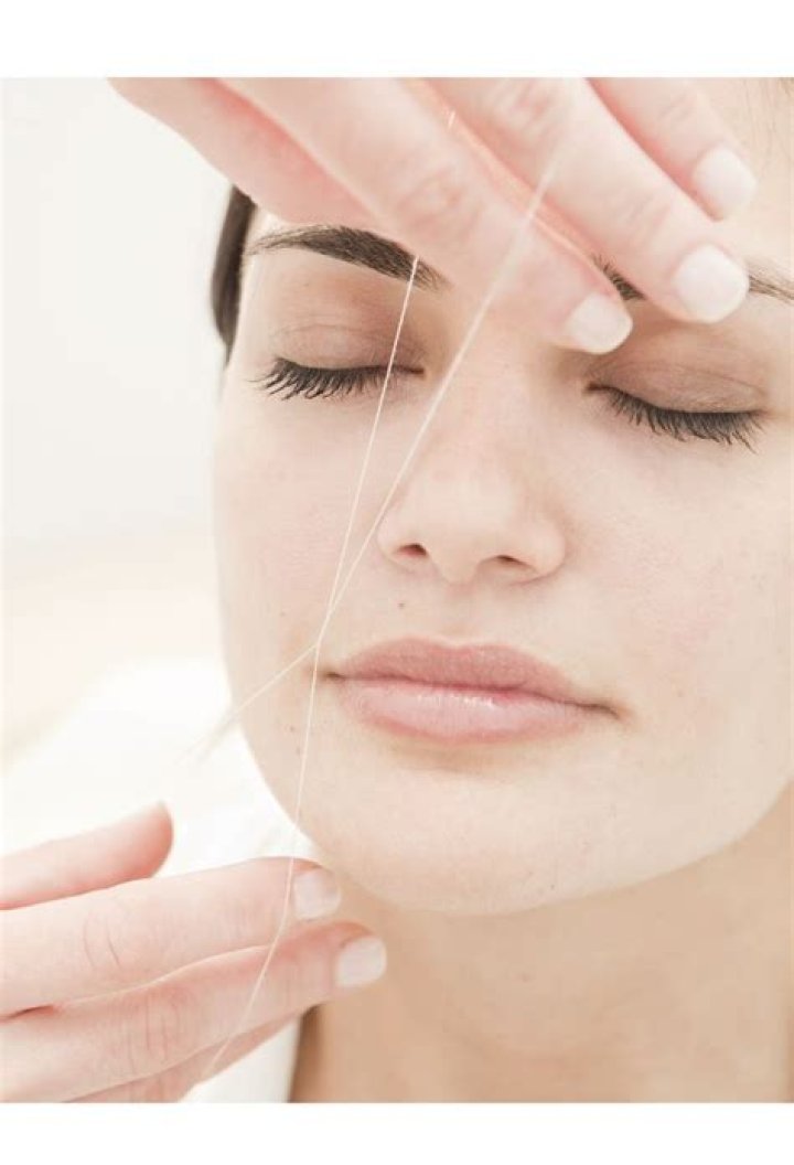 How To Tweeze Chin Hair, The Right Way