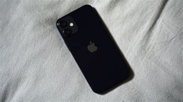 iPhone 12 mini review: this iPhone is a dainty delight