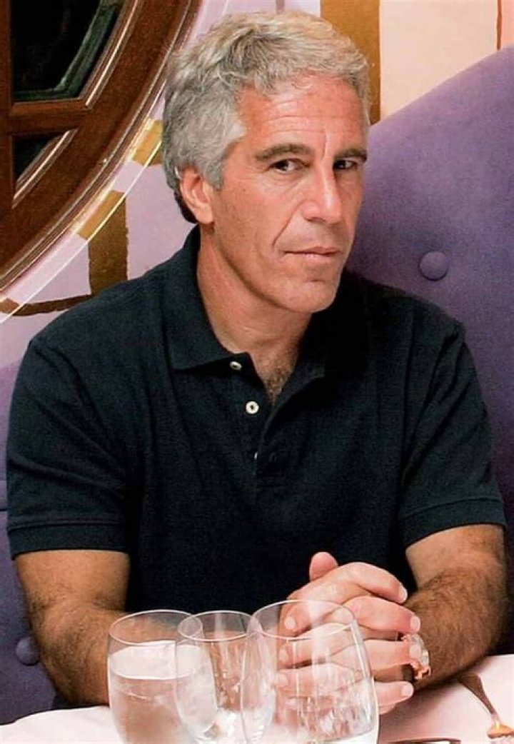 Jeffrey Epstein Biography, Age, Wiki, Height, Weight, Girlfriend, Family & More