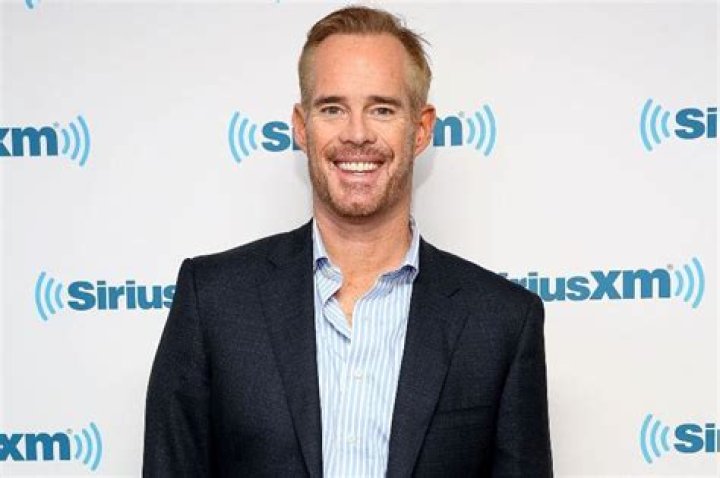 Joe Buck Biography, Age, Wiki, Height, Weight, Girlfriend, Family & More