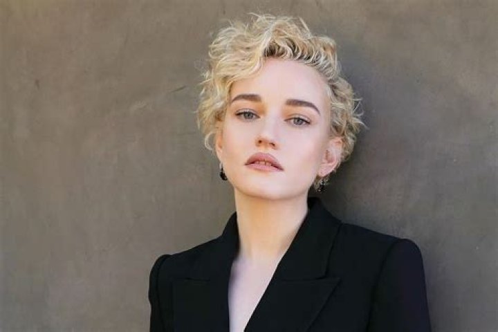 Julia Garner Net Worth