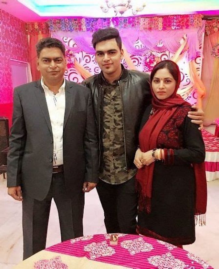 Kashish Thakur Pundir (Roadies Winner 2018) Age, Girlfriend, Family, Biography & More » StarsUnfolded