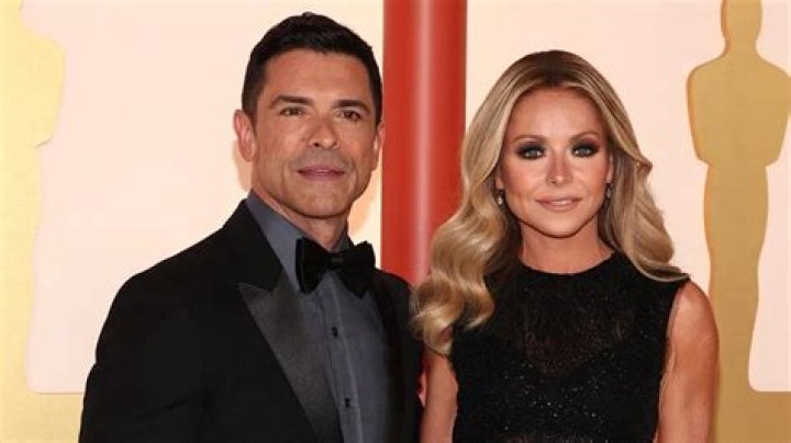 Kelly Ripa Stuns in Sheer Gown at 2023 Oscars With Husband Mark Consuelos: Red Carpet Photos