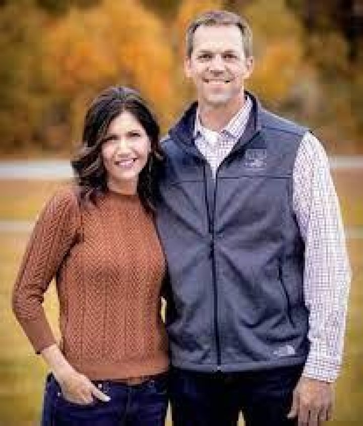 Kristi Noem Biography, Age, Wiki, Height, Weight, Boyfriend, Family & More