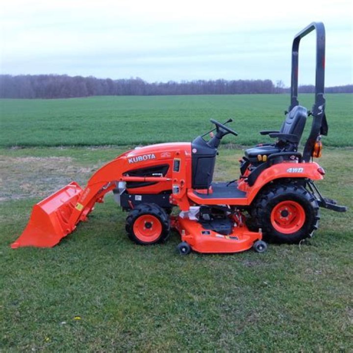 Kubota M108X Specs, Price, Reviews, Attachments 2022
