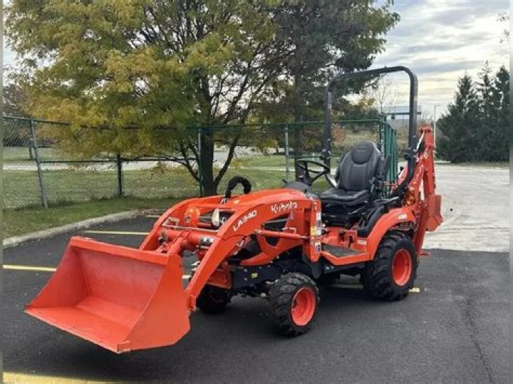 Kubota T240 Compact Utility Tractor Price, Specs, Features 2022