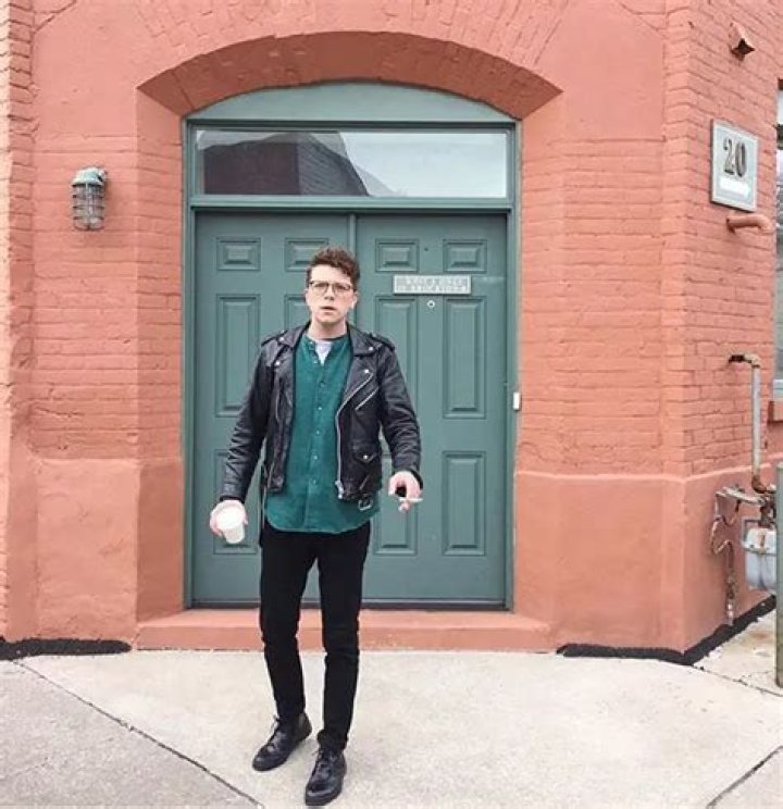 Michael Seater Dating, Net Worth, Family