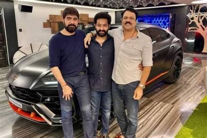 NTR Poses With His Lamborghini
