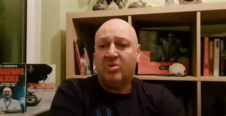 Prison guard explains why female officers keep getting caught having sex with inmates