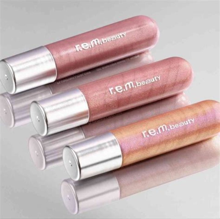 R.e.m. Beauty's New 'Thank U, Next' Collection Includes Sparkling False Lashes