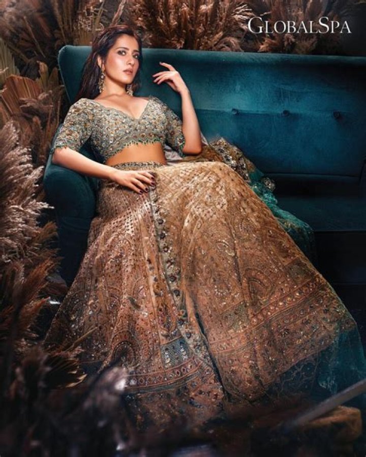 Raashi Khanna Slays In The Glam Game