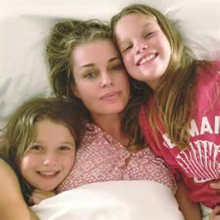 Rebecca Romijn Shares Family Photo With Jerry O'Connell and Kids