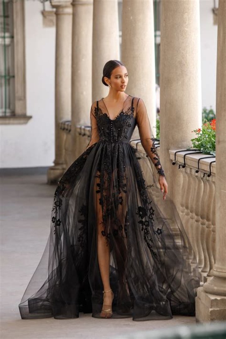 Samantha's Bridal Look Is Sheer Elegance