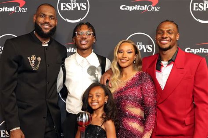 Savannah Brinson (LeBron James’ Wife) Biography, Age, Wiki, Height, Weight, Boyfriend, Family & More