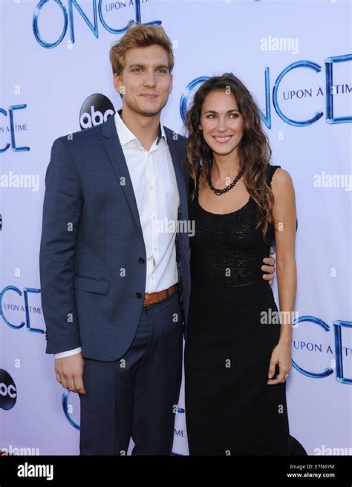 Scott Michael Foster Finally Finds His Perfect Girlfriend