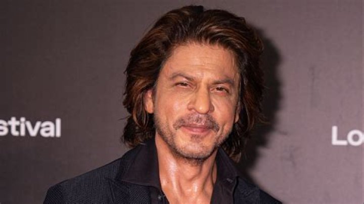 Shah Rukh Khan wikipédia, biographie, épouse, origine, femme, nouveau compagnon, taille, enfant et plus