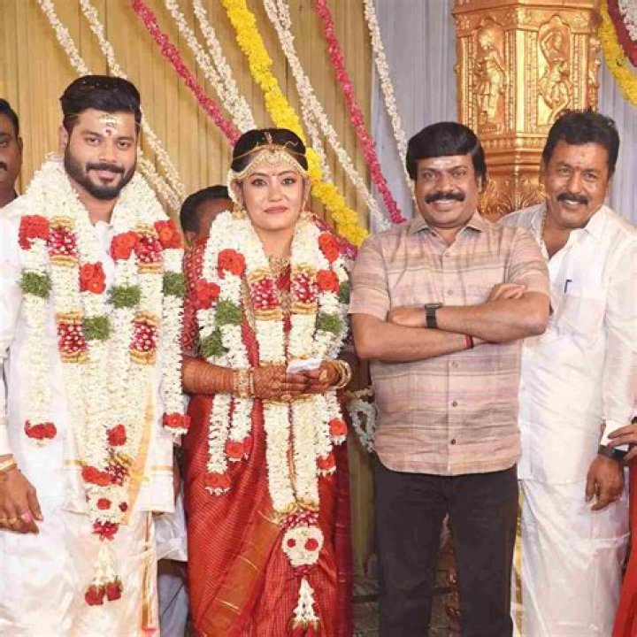 Sruthi Shanmuga Priya Height, Age, Husband, Family, Biography & More » StarsUnfolded