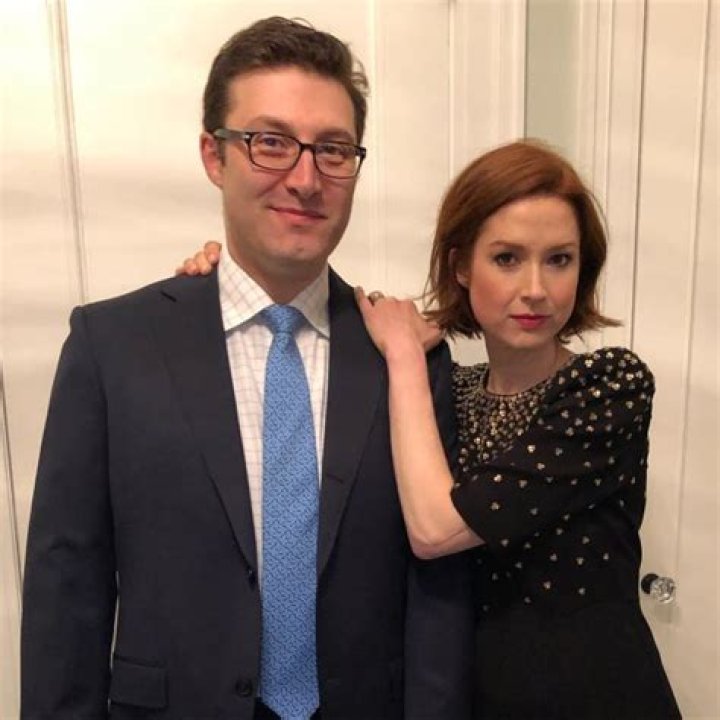 The Untold Truth Of Ellie Kemper's Husband
