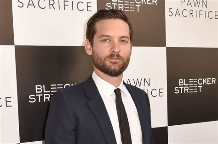Tobey Maguire Biography, Age, Wiki, Height, Weight, Girlfriend, Family & More
