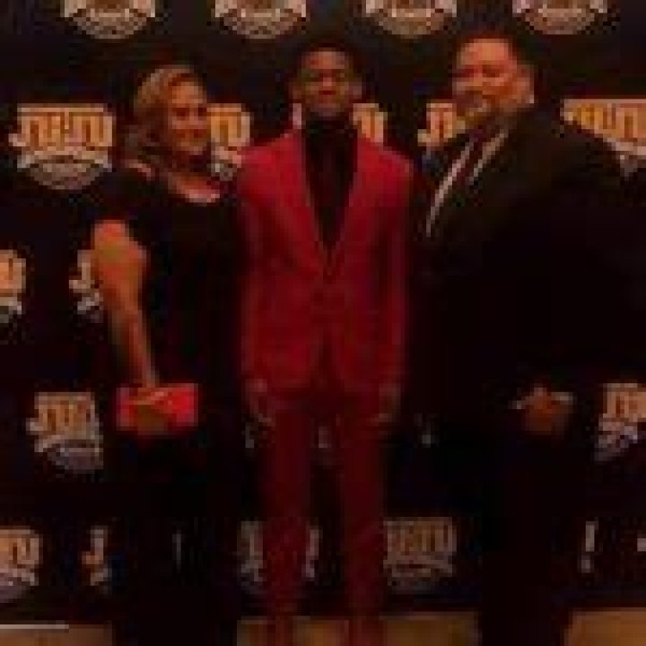 Who is Alessandra Gesiotto, Girlfriend of JuJu Smith-Schuster? His Parents, Family,Salary, Jersey