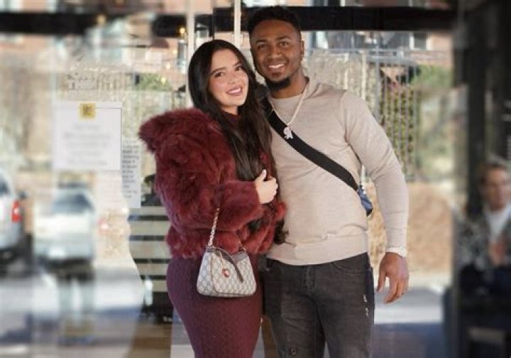 Who is Andrea, Wife of Ozzie Albies? His parents, family, net worth, salary, jersey