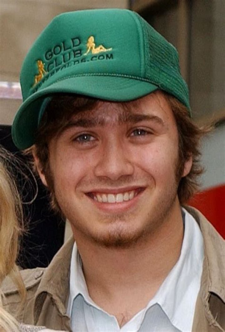 Who is fifth sibling of famous Olsen twins – Trent Olsen? Wiki