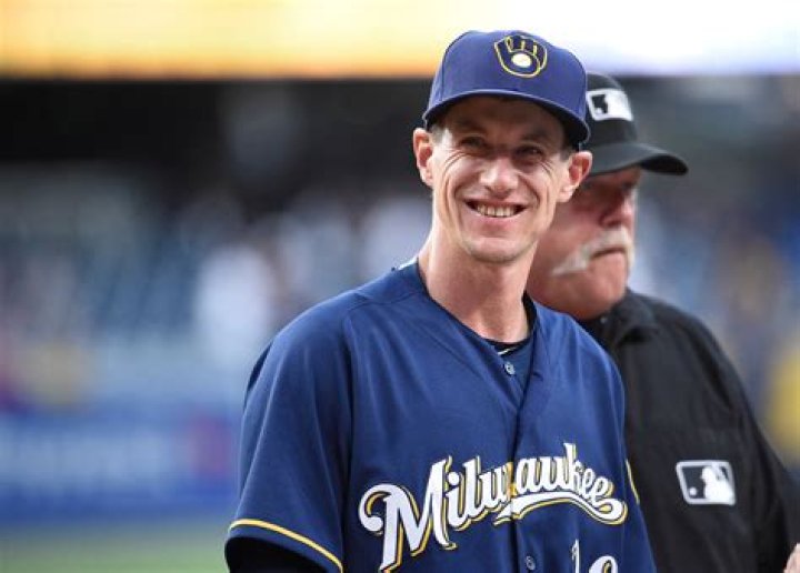 Who is Michelle, wife of Craig Counsell? His parents, family, salary, net worth, contract