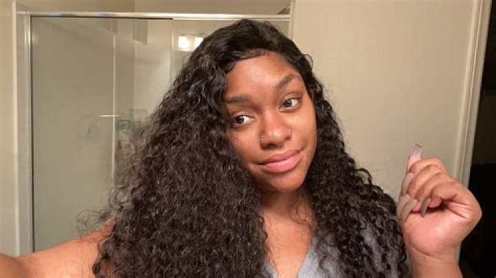 Who is Strongmommy Chrissy? Age, Height, Net Worth, Wiki